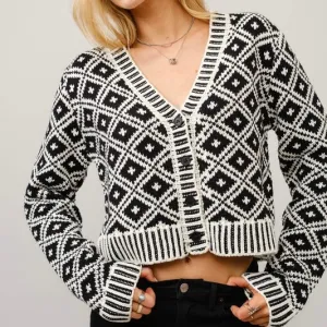 BLACK AND WHITE PATTERNED KNIT CARDIGAN