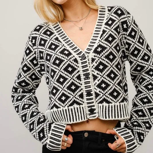 BLACK AND WHITE PATTERNED KNIT CARDIGAN