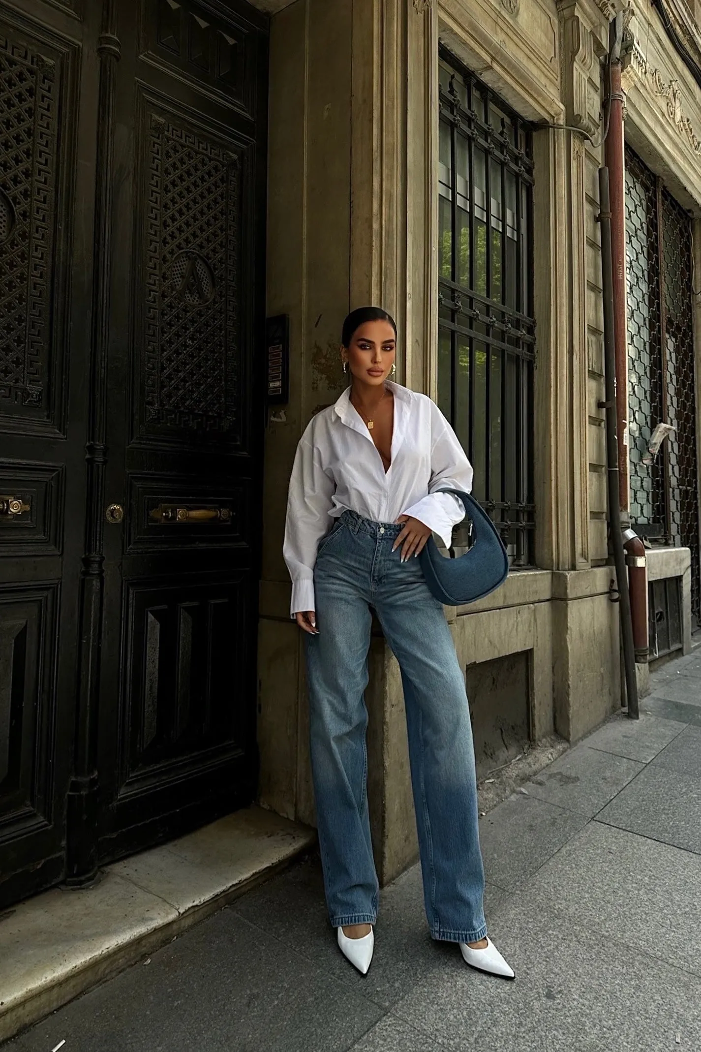 Classic Blue Barrel Jeans