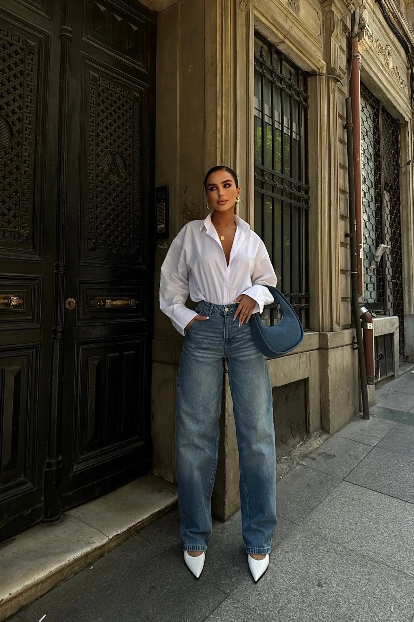 Classic Blue Barrel Jeans