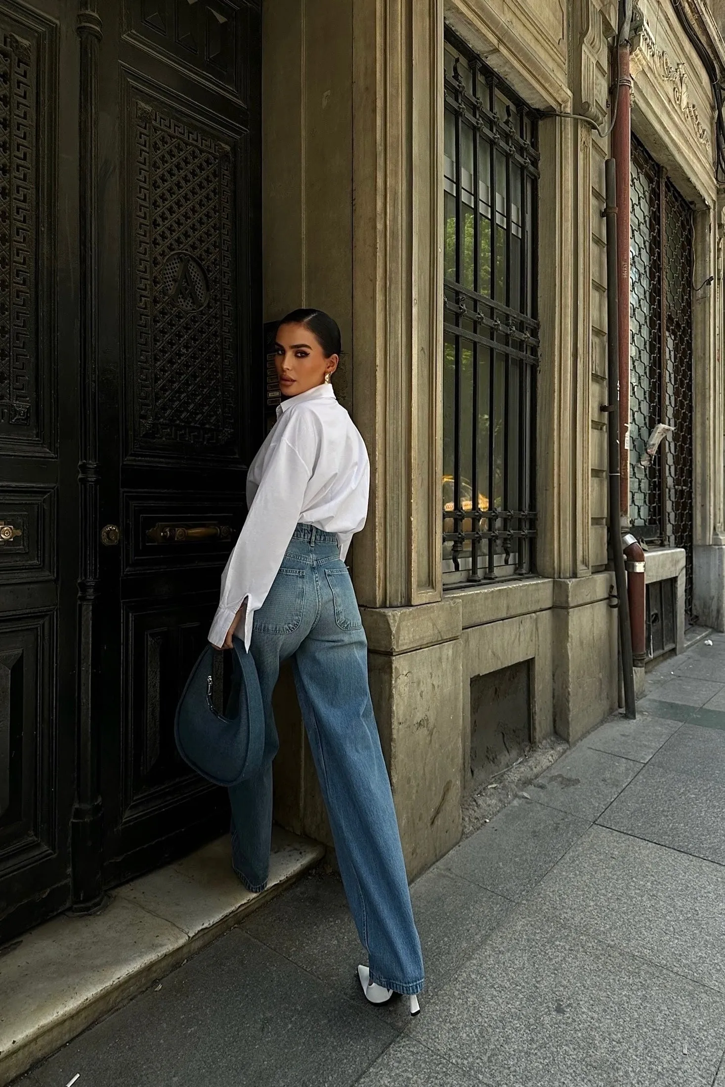 Classic Blue Barrel Jeans