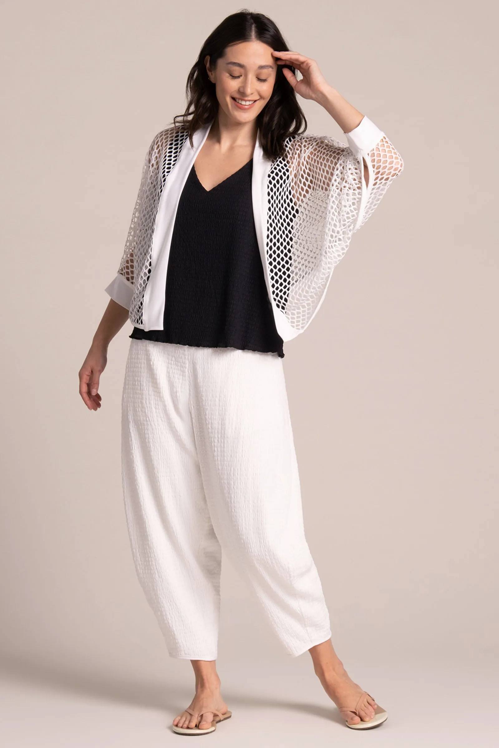 Honeycomb Shrug | White