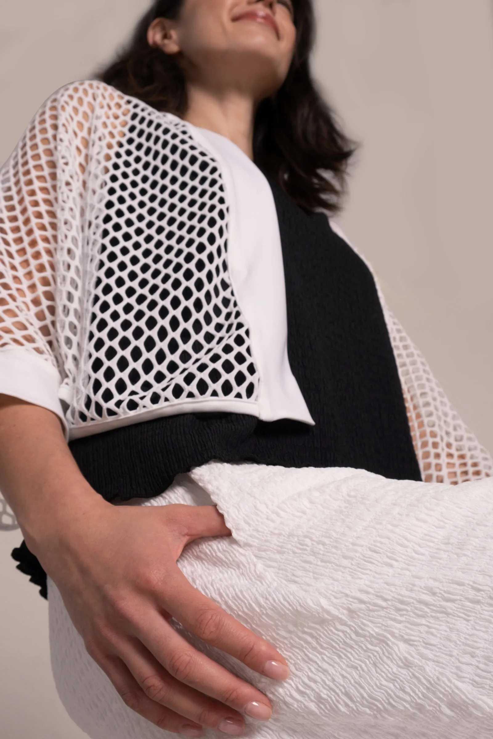 Honeycomb Shrug | White
