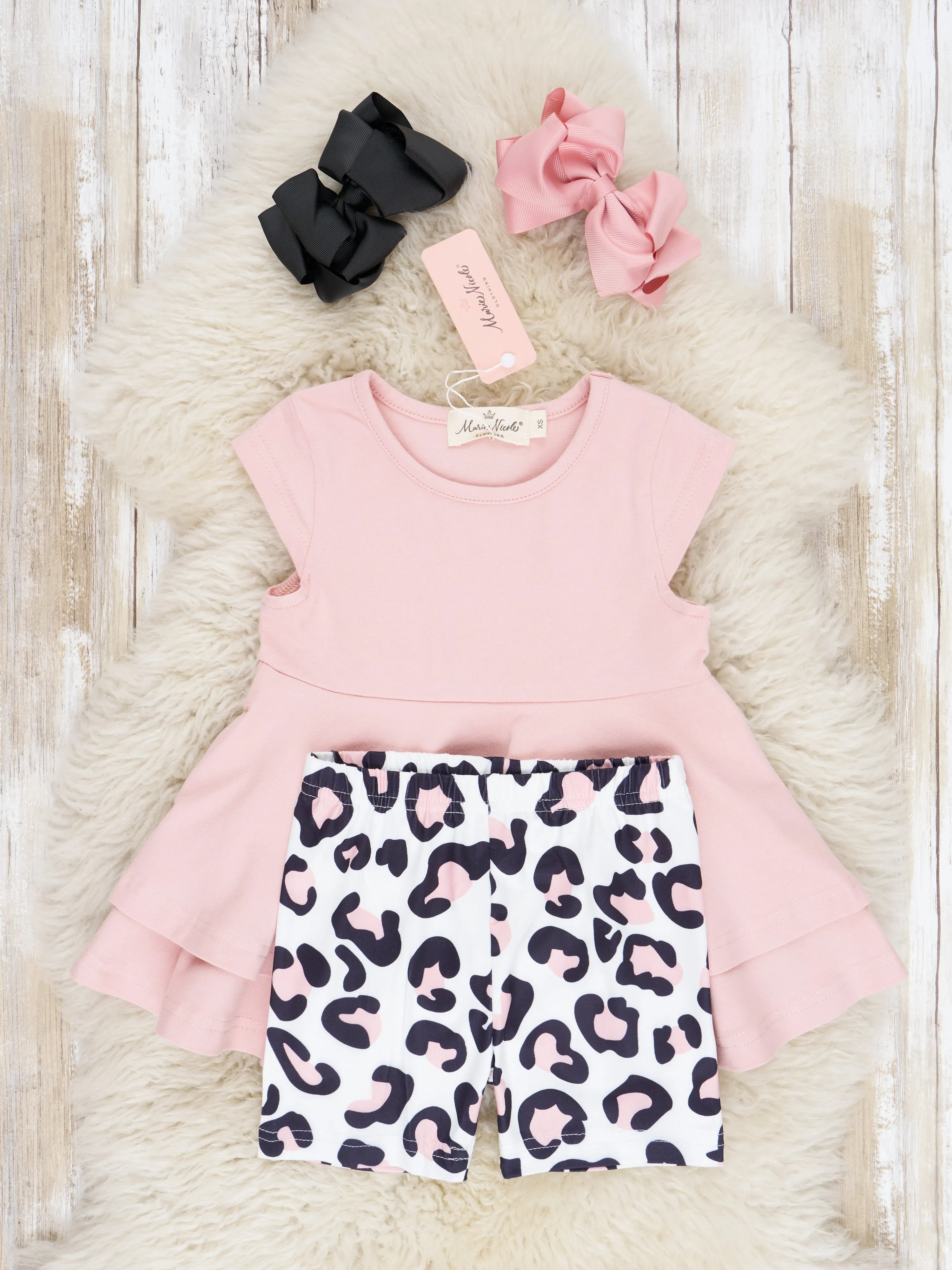 Mauve Tunic & Leopard Shorts Outfit