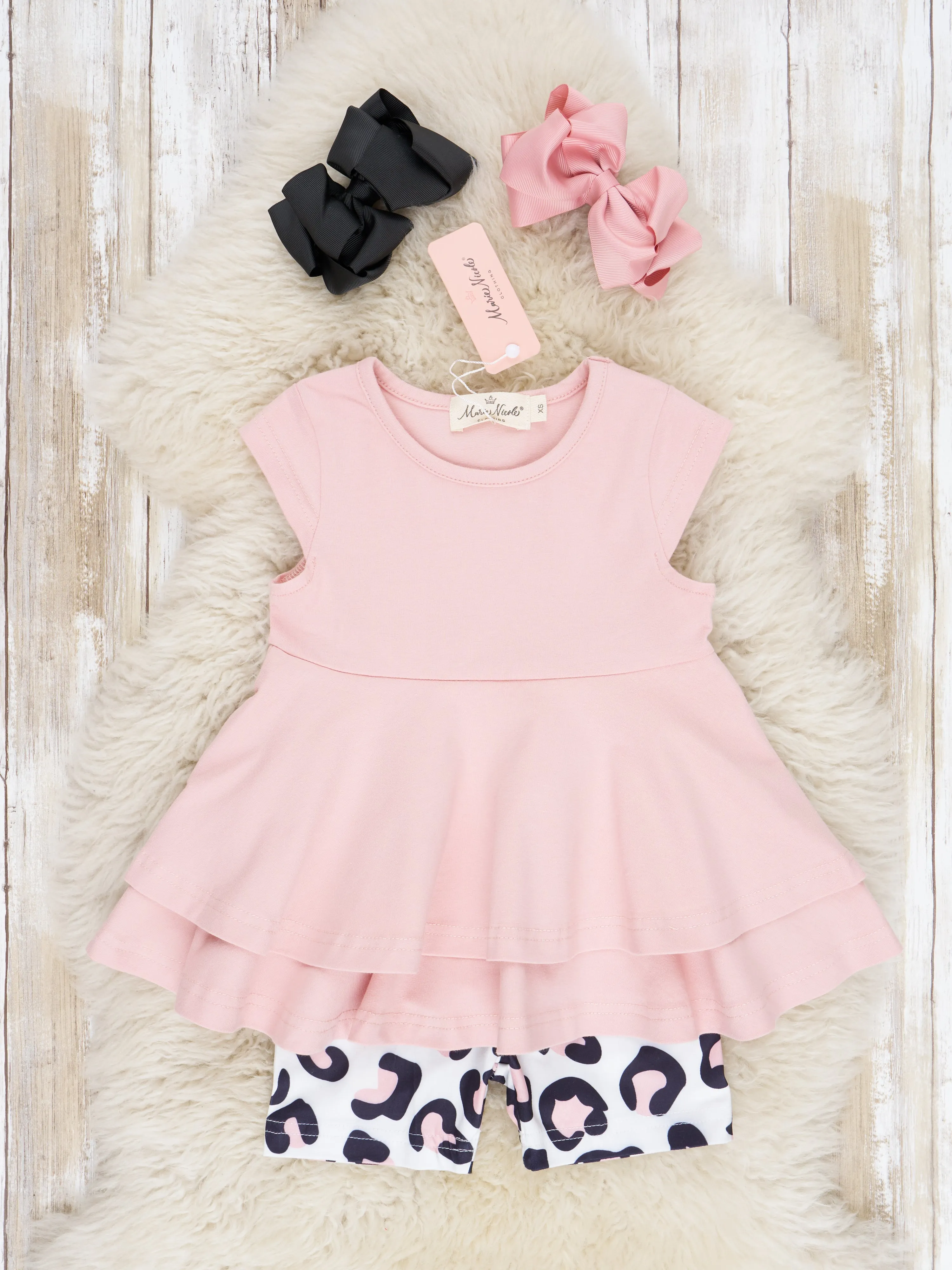 Mauve Tunic & Leopard Shorts Outfit