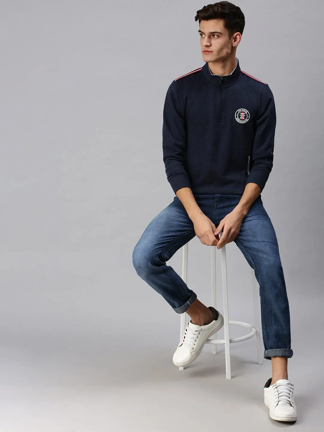 Men Blue Solid Sweatshirt