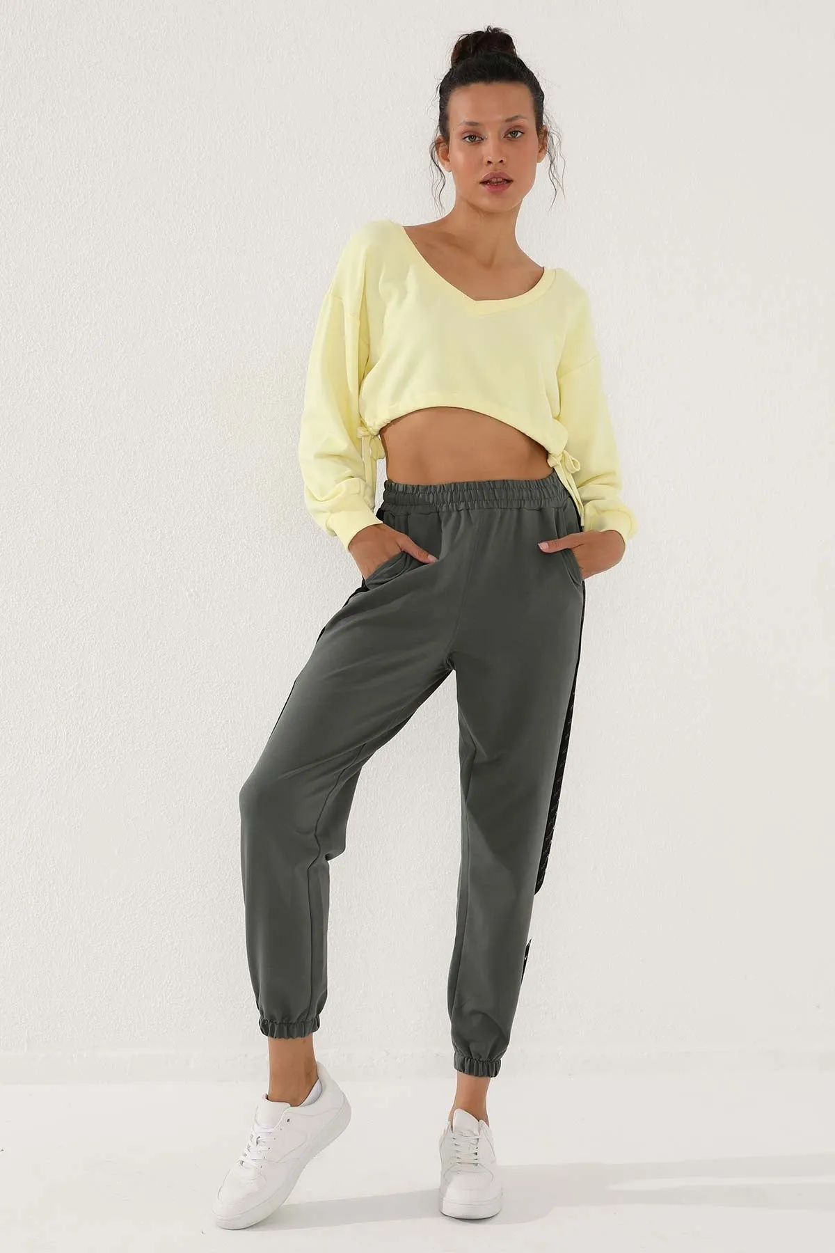 TMY Çağla Dotted Stripe Detailed Jogger Comfortable Fit Elastic Cuff Women's Sweatpants - 94579 - Peoria